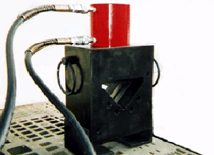 용도 : 앵글 절단시 사용 ( 전동펌프, 핸드펌프등으로 사용 )  